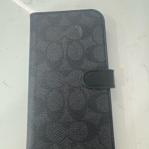 Black Signature Wallet Case